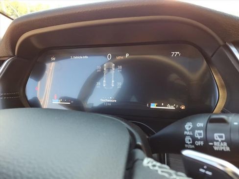 New 2025 Jeep Grand Cherokee Limited image 17