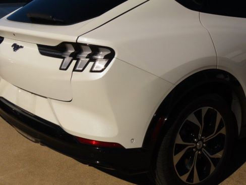 Used 2022 Ford Mustang Mach-E Premium image 10