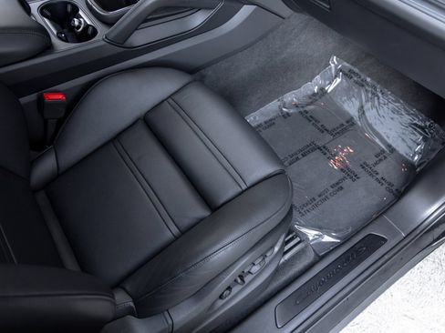 Certified 2025 Porsche Cayenne GTS AWD/4WD image 54