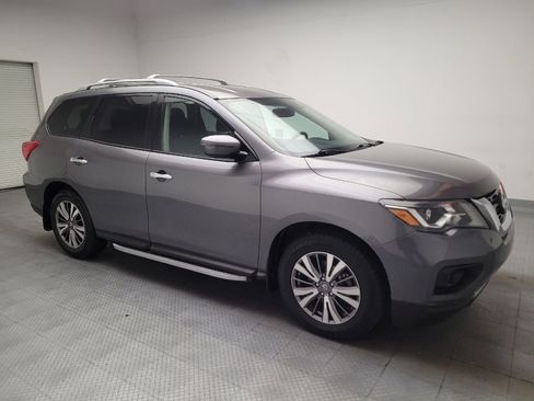 Used 2019 Nissan Pathfinder SV FWD image 11