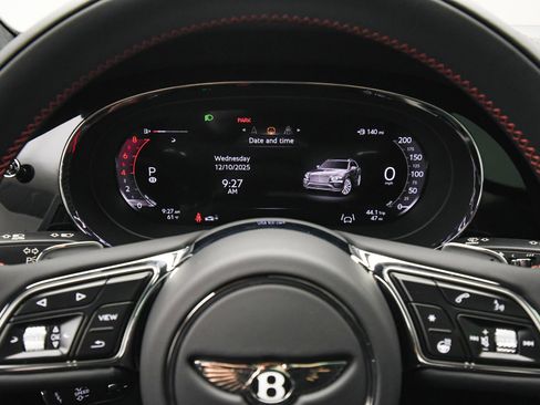 New 2025 Bentley Bentayga image 16
