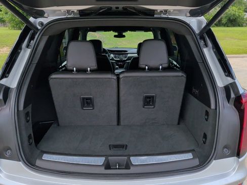 Used 2020 Cadillac XT6 Premium Luxury FWD image 39