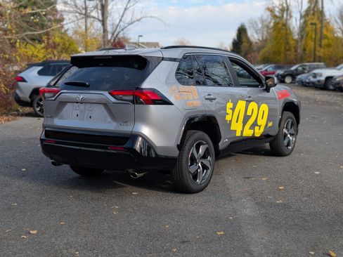 New 2025 Toyota RAV4 SE image 12