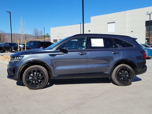 Used 2023 Kia Sorento SX image 2