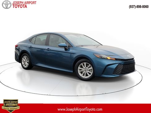 Used 2025 Toyota Camry LE w/ Convenience Package image 1