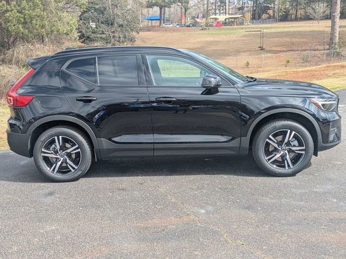 Used 2026 Volvo XC40 B5 Core image 7
