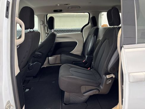 Used 2024 Chrysler Voyager LX FWD image 25