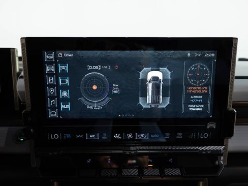 Used 2025 GMC Hummer EV 2X AWD/4WD image 33