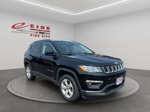 Used 2018 Jeep Compass Latitude w/ Popular Equipment Group AWD/4WD image 12