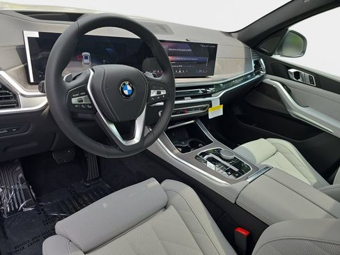 New 2026 BMW X5 xDrive40i w/ Premium Package AWD/4WD image 16