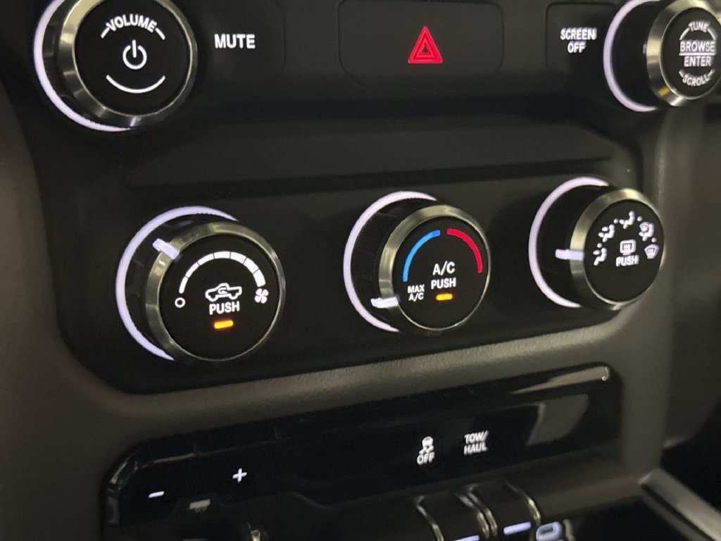 Used 2019 RAM 1500 Big Horn AWD/4WD image 16