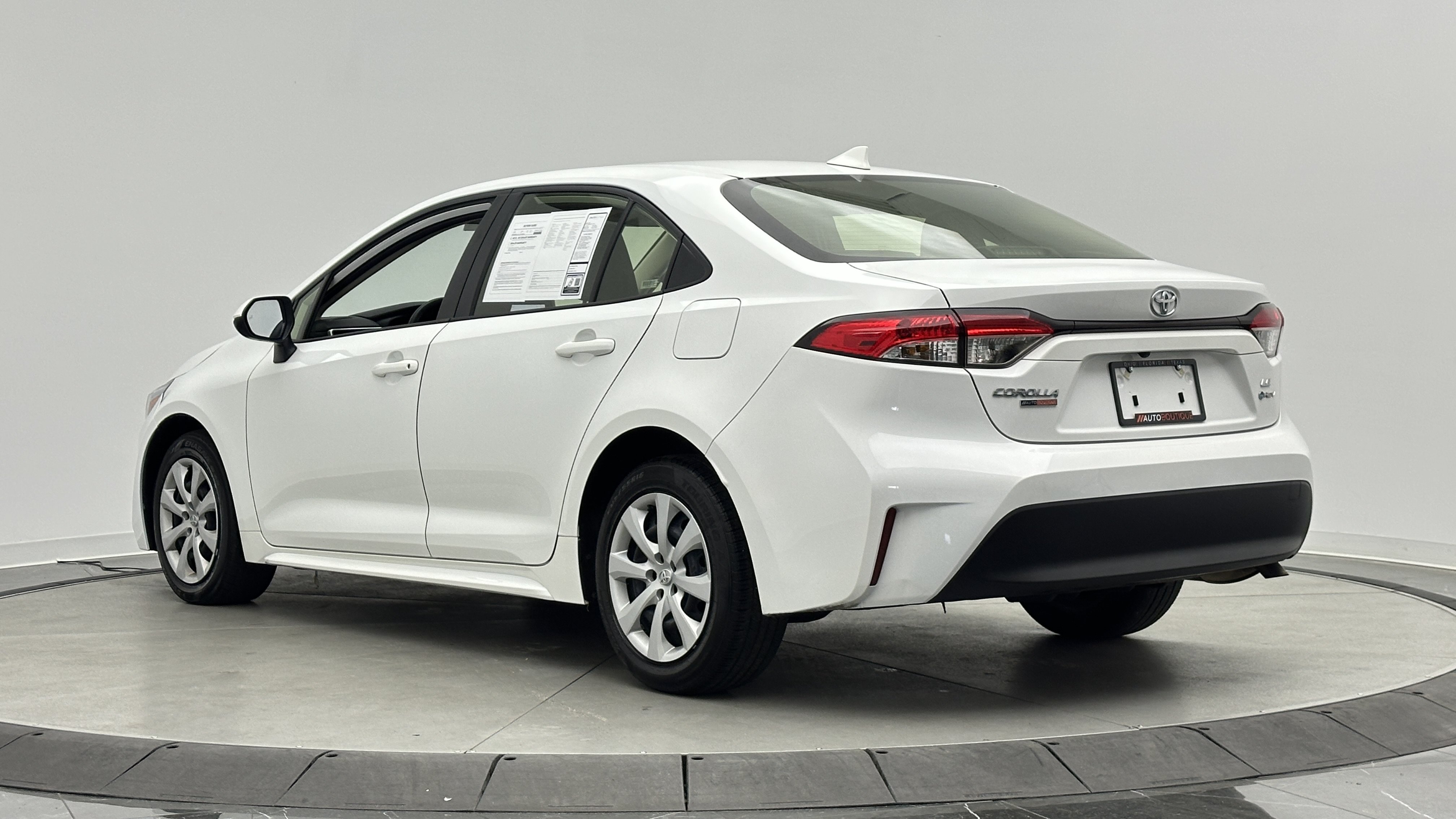 Used 2026 Toyota Corolla LE FWD image 5