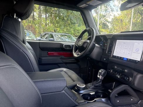 Used 2025 Ford Bronco Badlands AWD/4WD image 42