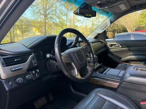 Used 2018 GMC Yukon Denali w/ Open Road Package AWD/4WD image 10