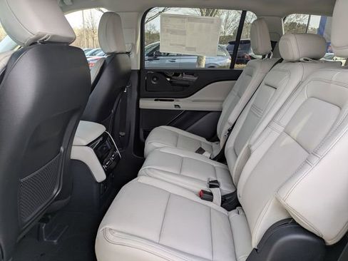 New 2026 Lincoln Aviator Reserve image 9