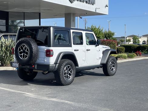 Used 2024 Jeep Wrangler Unlimited Rubicon 4xe AWD/4WD image 4