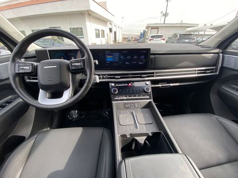 Used 2025 Hyundai Santa Fe SEL AWD/4WD image 36