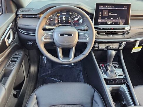 New 2026 Jeep Compass Latitude image 7