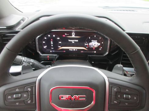 New 2026 GMC Sierra 1500 SLT AWD/4WD image 17