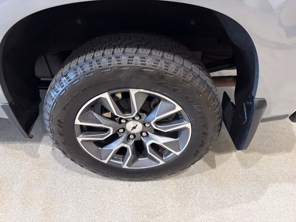 Used 2024 Chevrolet Silverado 1500 RST AWD/4WD image 10
