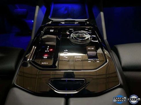 Used 2025 BMW 530i xDrive image 49