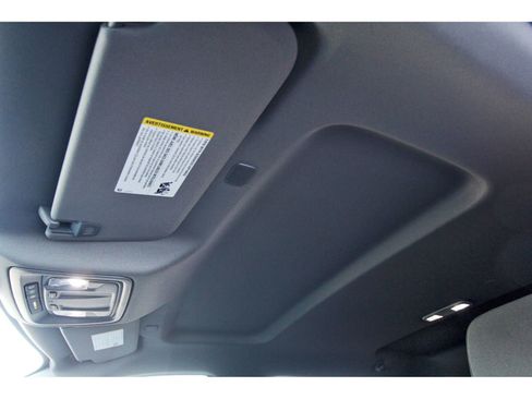 Used 2024 Chevrolet Silverado 1500 Custom image 28