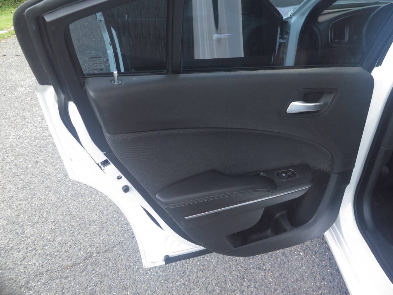 Used 2015 Dodge Charger SE w/ Popular Equipment Group RWD image 17