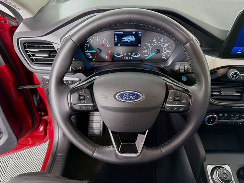 Used 2022 Ford Escape SE w/ SE Sport Appearance Package image 13