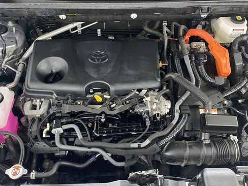 Used 2022 Toyota RAV4 XSE AWD/4WD image 9