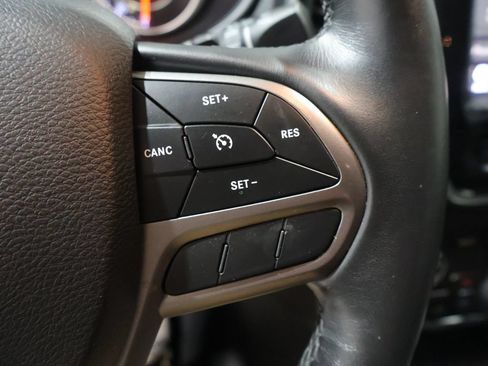 Used 2019 Jeep Cherokee Limited AWD/4WD image 34
