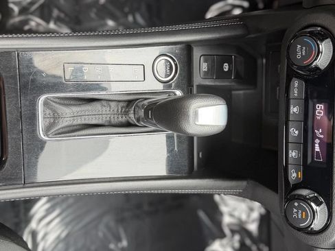 Used 2021 Nissan Kicks SR FWD image 23