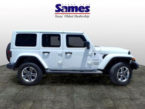 Used 2021 Jeep Wrangler Unlimited Sahara AWD/4WD image 4