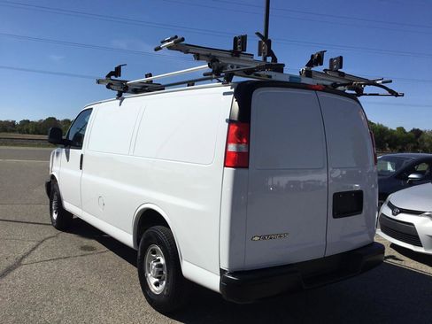 Used 2020 Chevrolet Express 2500 w/ Communications Package RWD image 9