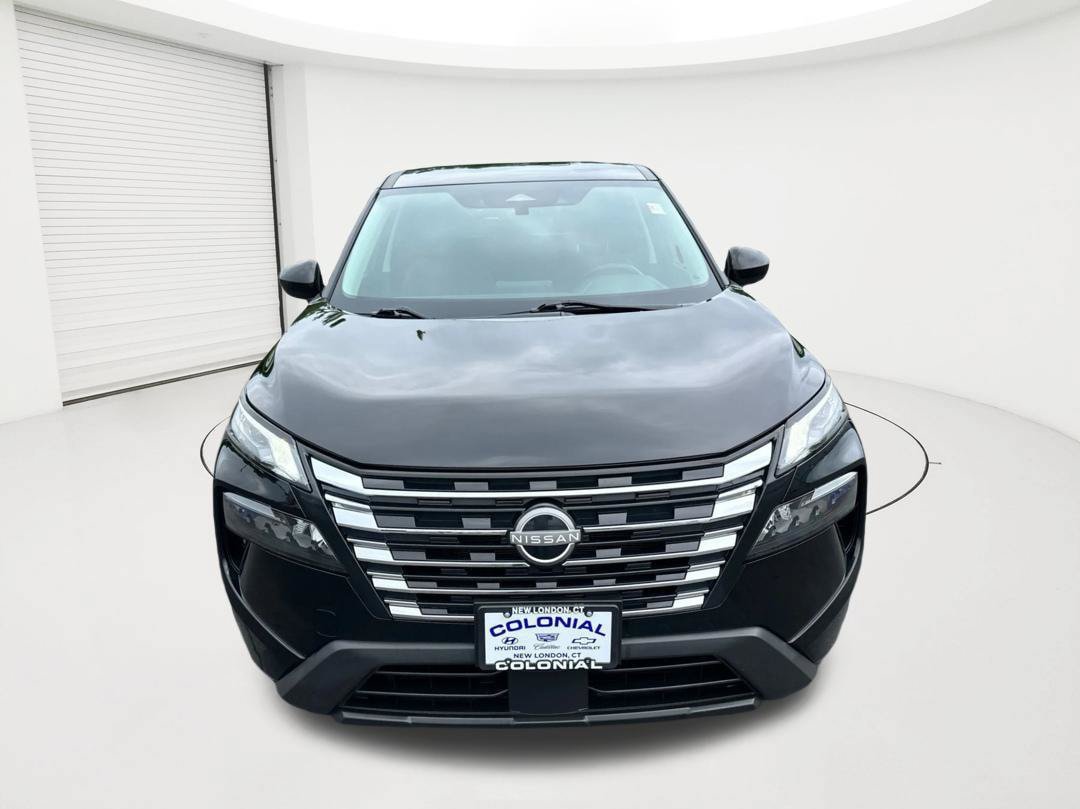 Used 2024 Nissan Rogue SV AWD/4WD image 2