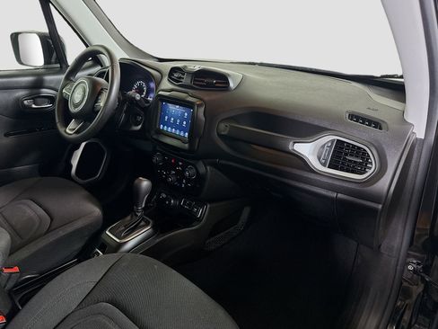 Used 2021 Jeep Renegade Latitude image 30