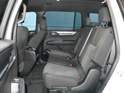 Used 2025 GMC Acadia Elevation image 19