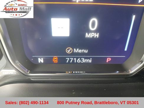 Used 2021 GMC Yukon XL Denali w/ Denali Premium Package AWD/4WD image 17