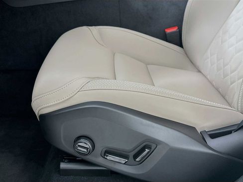 New 2026 Volvo XC60 B5 Plus w/ Protection Package Premier image 18