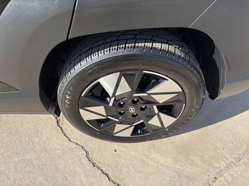Used 2025 Hyundai Kona SEL FWD image 10