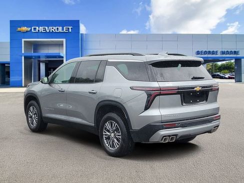 Certified 2026 Chevrolet Traverse LT FWD image 3
