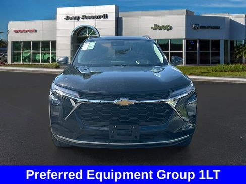 Used 2025 Chevrolet Trax LT w/ Driver Confidence Package image 2