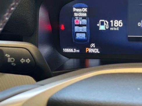 Used 2025 Ford Explorer Active RWD image 29