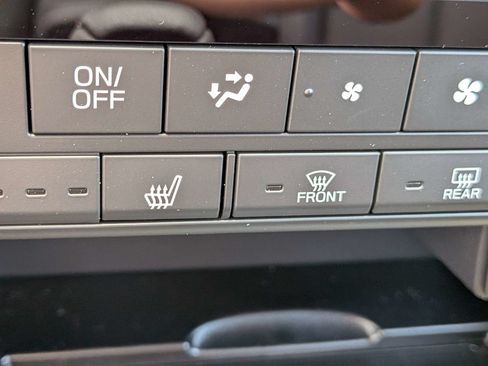 Used 2026 Subaru Outback Premium AWD/4WD image 23