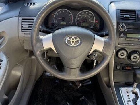 Used 2010 Toyota Corolla image 14
