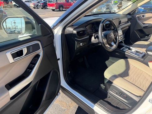 Used 2021 Ford Explorer XLT RWD image 9