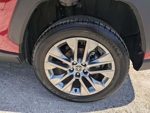 Used 2022 Toyota RAV4 Limited image 19
