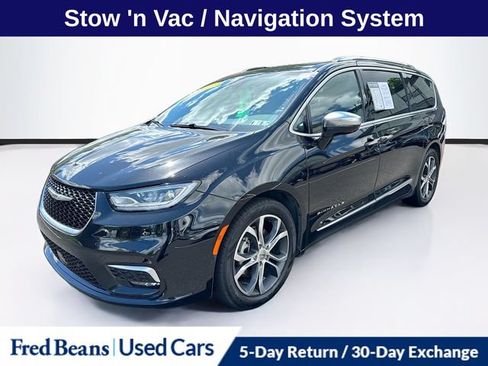 Used 2024 Chrysler Pacifica Pinnacle FWD image 4