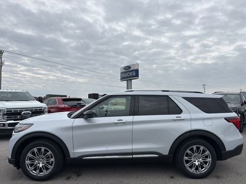 New 2026 Ford Explorer Platinum RWD image 8