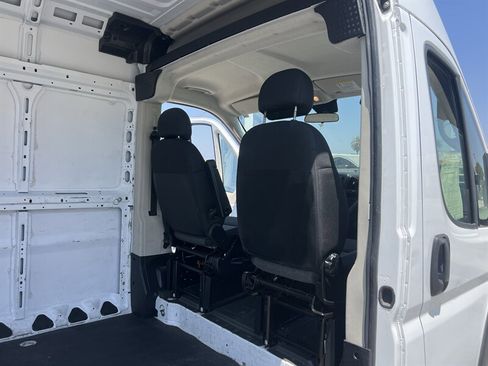 Used 2021 RAM ProMaster 2500 FWD image 12