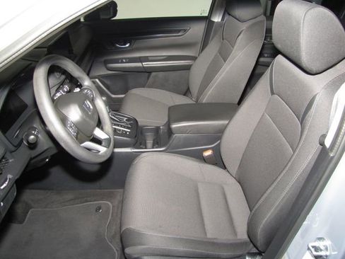 Certified 2025 Honda CR-V EX image 9